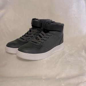 Day Five Boys Hightop Size 6